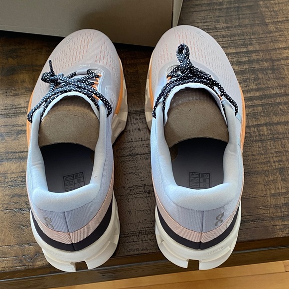 On Running Shoes in Light Gray and Orange - Picture 3 of 6